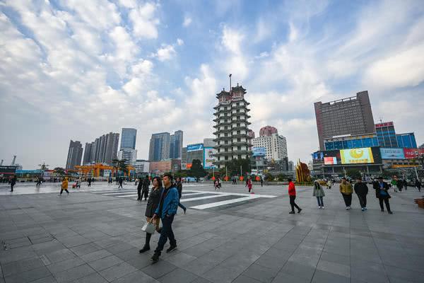 郑州最新建筑，城市天际线的跃动音符